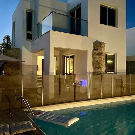 House With 2 Bedrooms And Pool Перволія Екстер'єр фото
