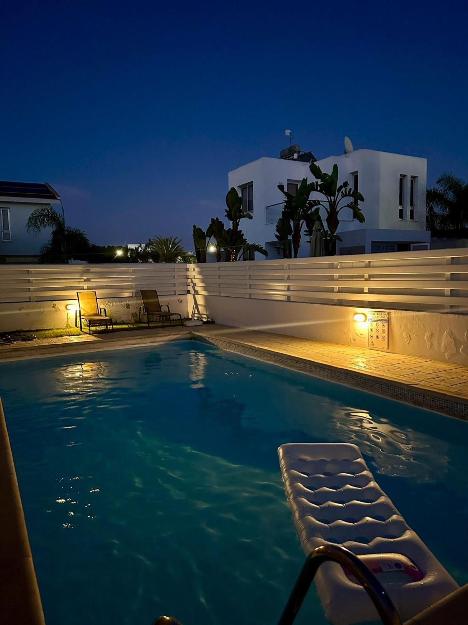 House With 2 Bedrooms And Pool Перволія Екстер'єр фото