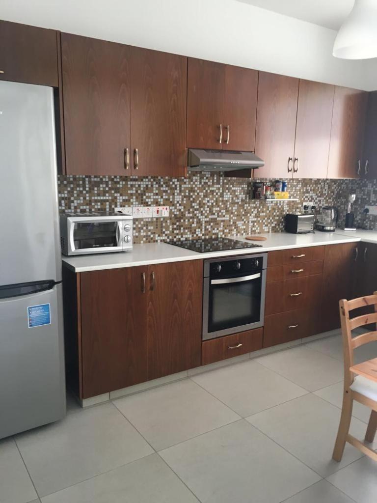 House With 2 Bedrooms And Pool Перволія Екстер'єр фото
